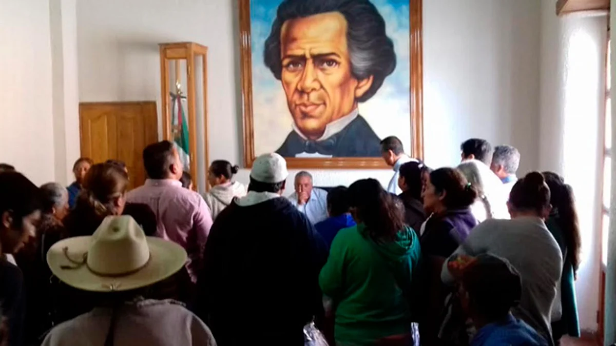 Campesinos y colonos de Maravatío entregan pliego petitorio al edil Jaime Hinojosa
