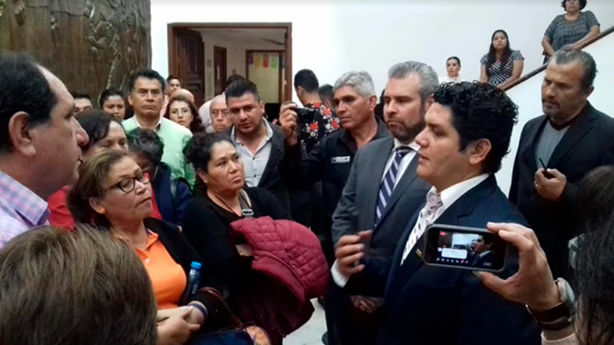 Banca de Morena pide a Finanzas liquidar adeudos en SEE