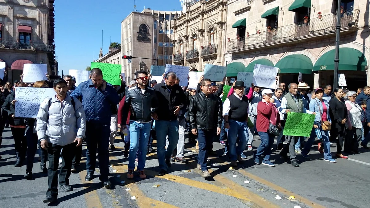 Seguirá plantón del SUEUM hasta que haya fecha de pagos: Eduardo Tena