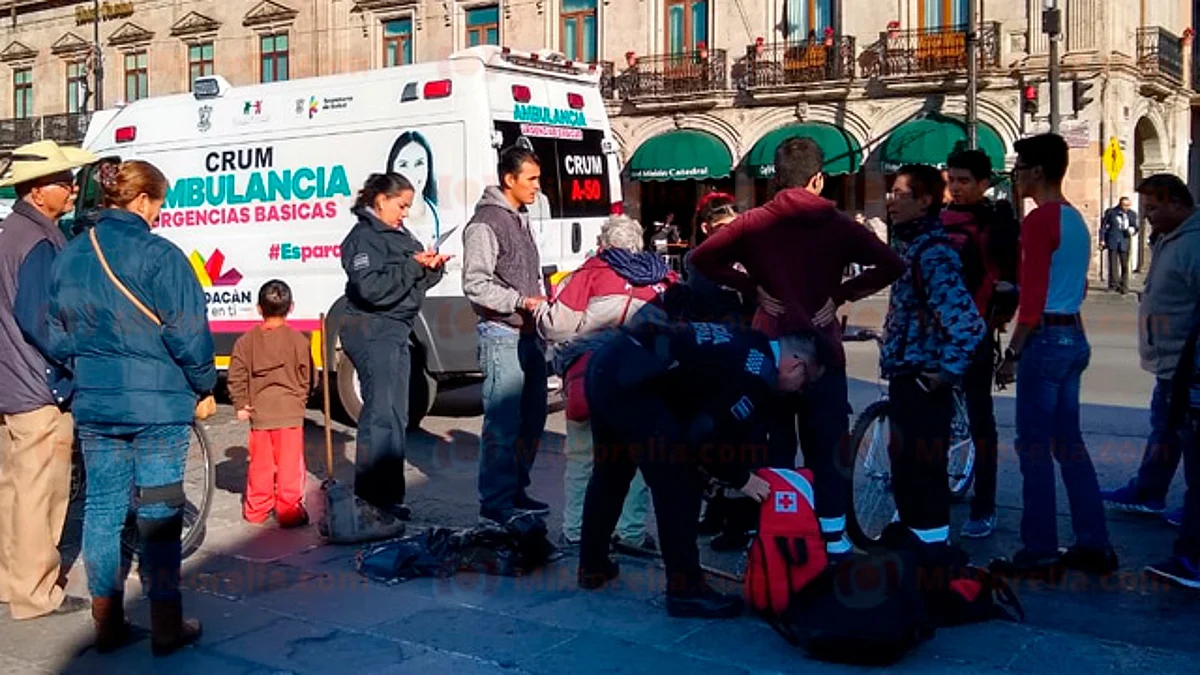 Combi Roja atropella a mujer en el Centro de Morelia y huye
