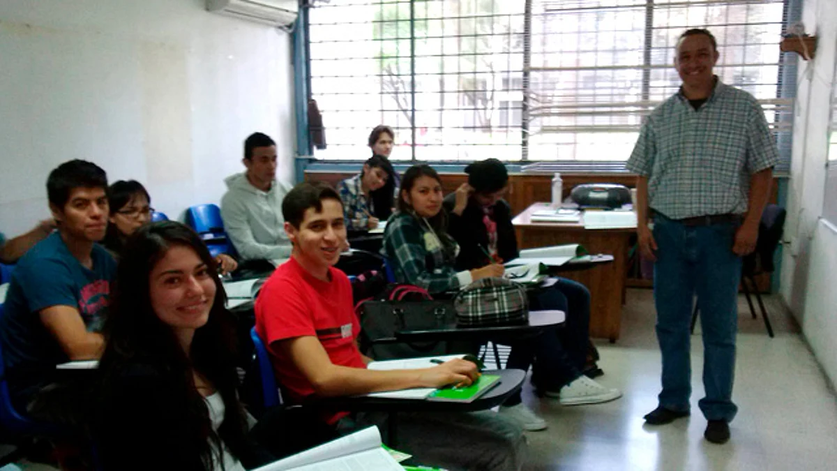 Solicita Idiomas de la UMSNH profesores de alemán e italiano