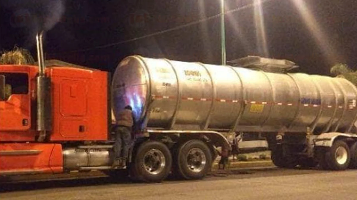 Policía Michoacán asegura 9 pipas