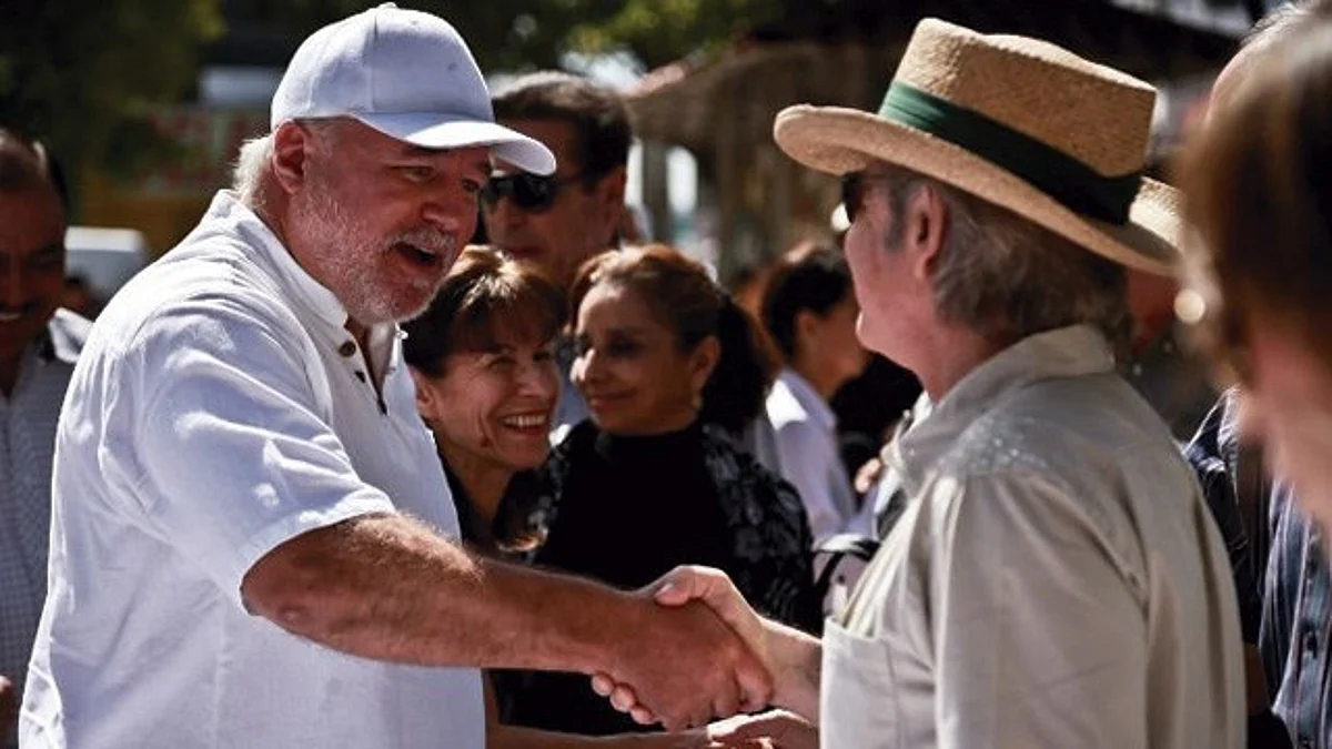 Manuel Clouthier anuncia su retiro de la política