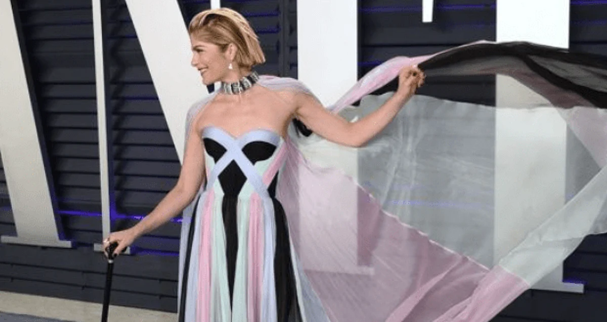 Selma Blair impacta al acudir a los Premios Oscar por este motivo