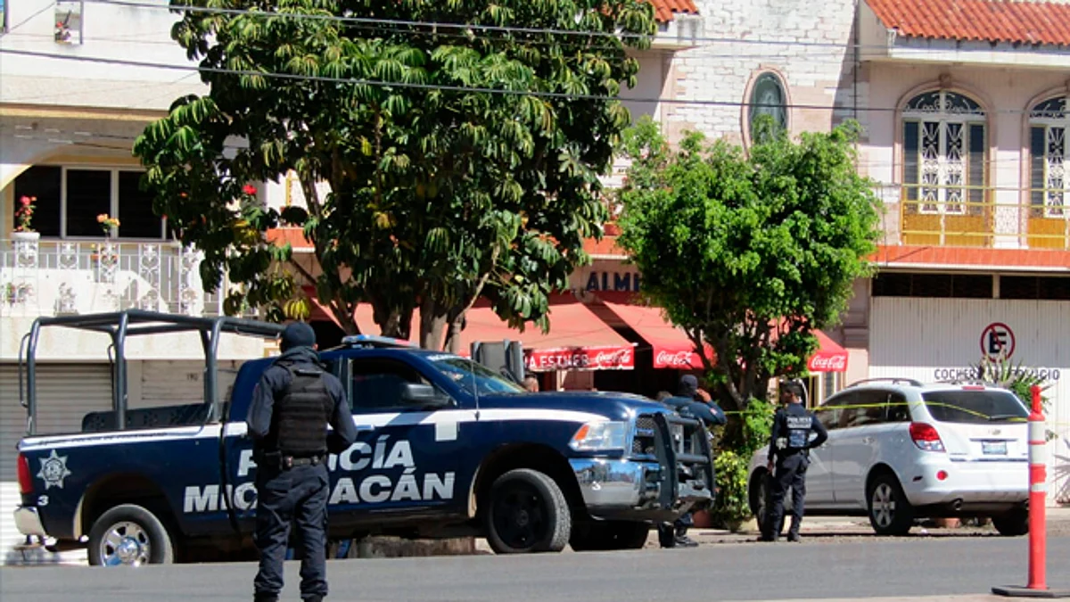 Comensal de lonchería es asesinado frente a su familia en Jacona