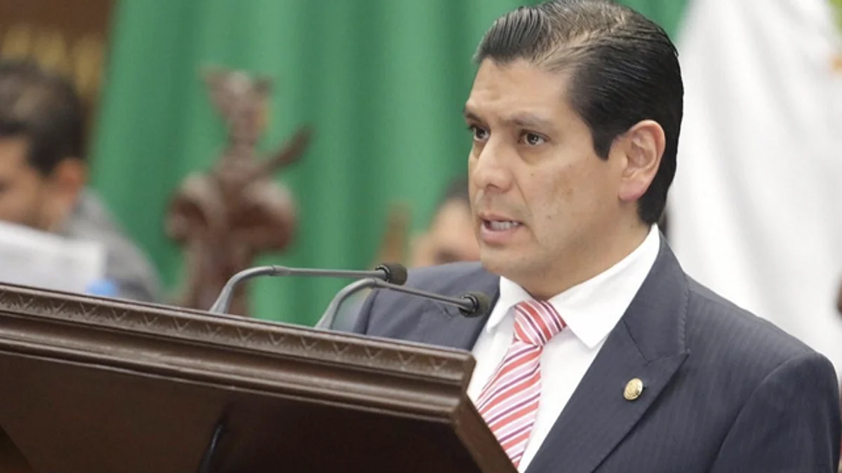 Propone Ernesto Núñez ley de lactancia materna