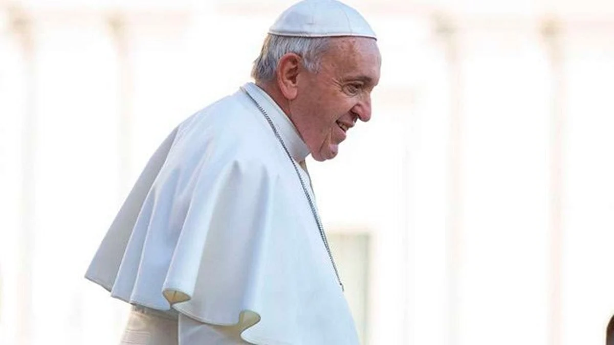Papa Francisco pide a los jóvenes no ser esclavos del celular