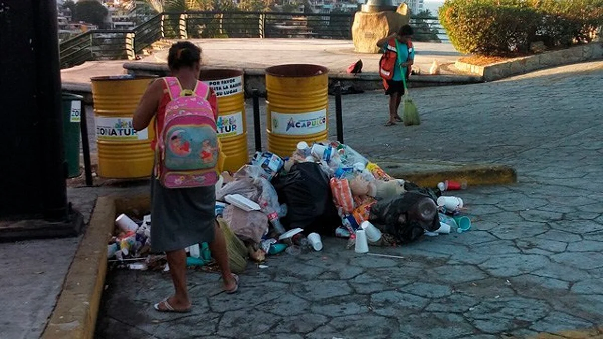Vacacionistas dejan 90 toneladas de basura al día en Acapulco