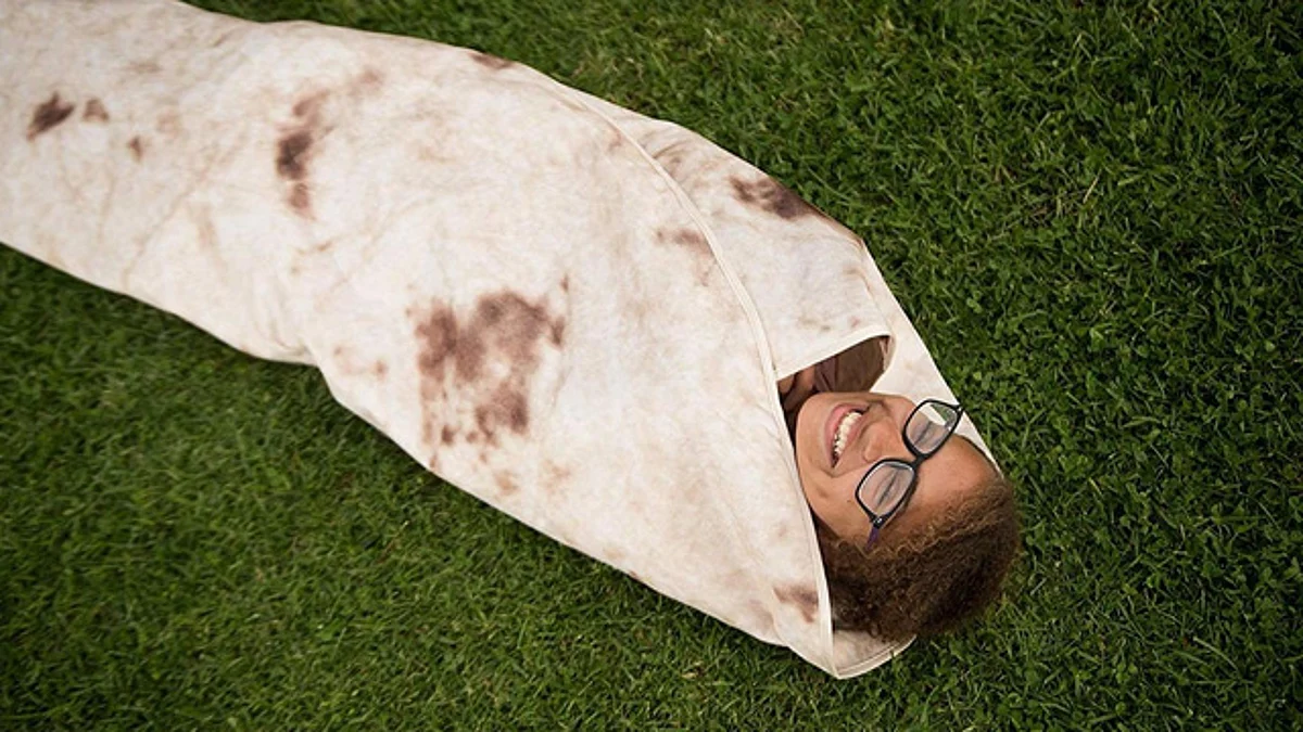 Crean manta de tortilla que te convierte en un taco gigante