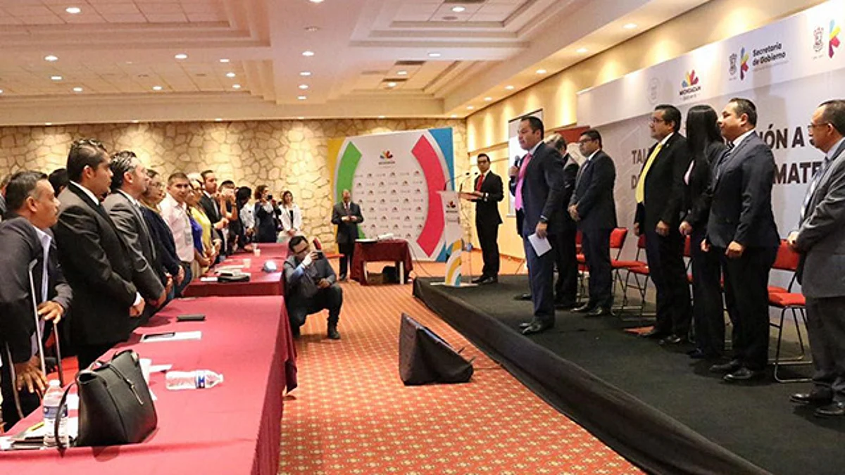 Inaugura Carlos Herrera taller de juicios administrativos en línea