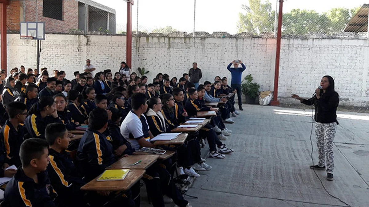 Reciben adolescentes de Tarímbaro taller sobre manejo de las emociones