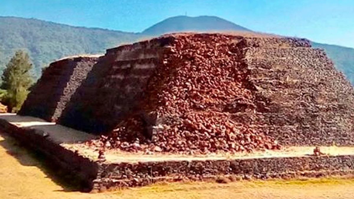 Denuncian derrumbe en una Yácata de Ihuatzio