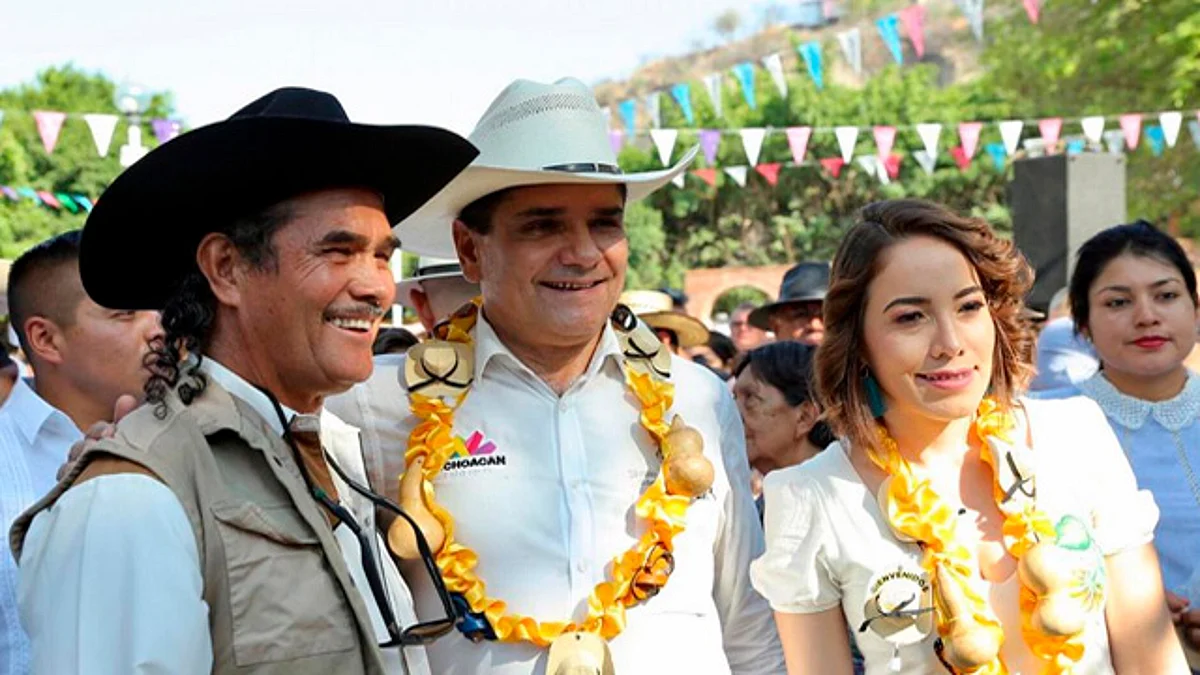 Inauguran en Tuzantla primera fase de rehabilitación de plaza principal