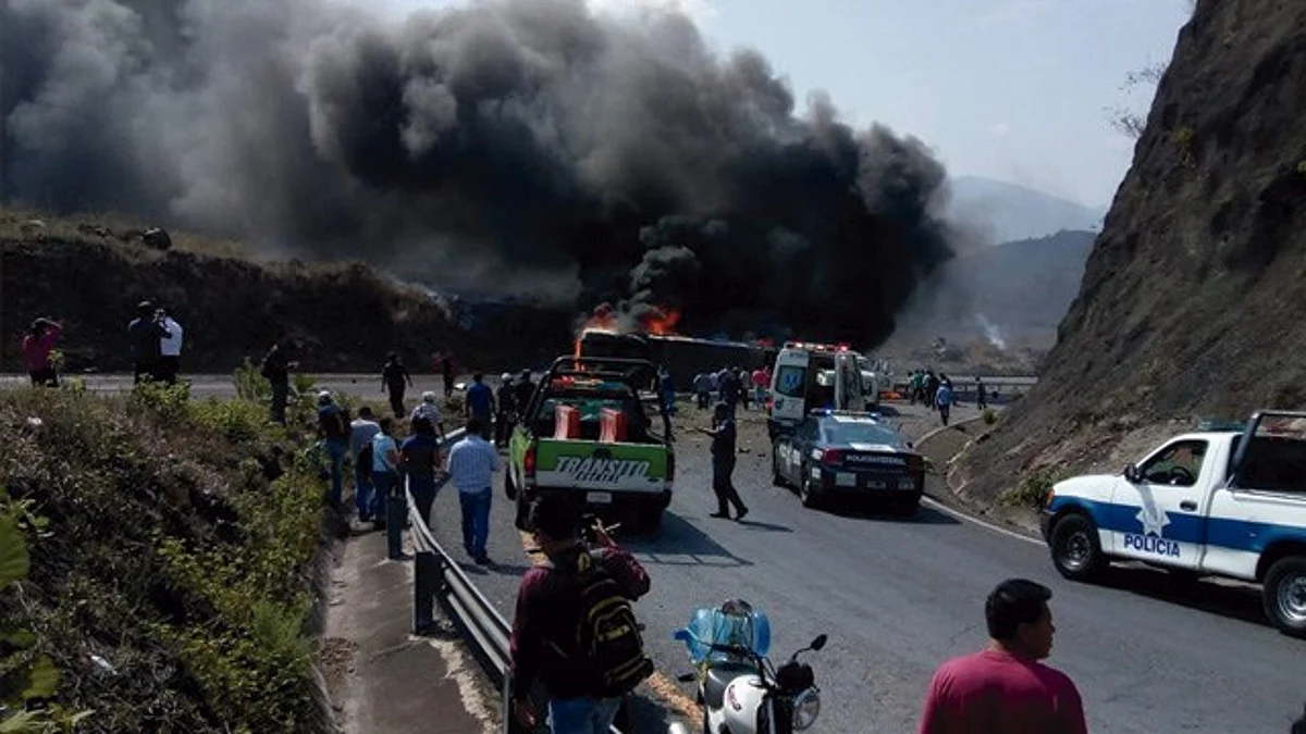 Reportan 14 muertos en accidente sobre la carretera Puebla-Orizaba