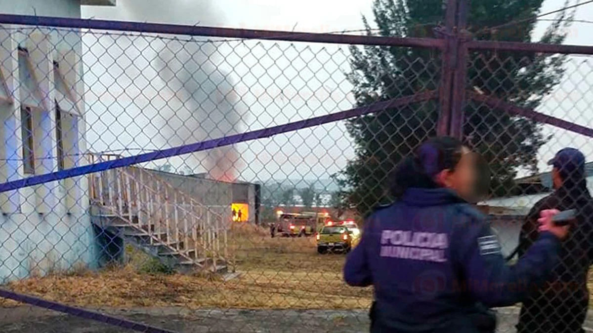 Arde inmueble en Ciudad Industrial