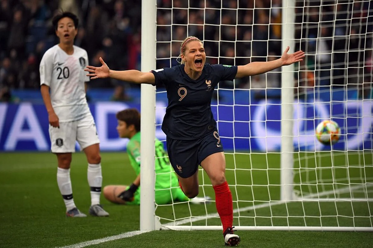 Francia inaugura Mundial Femenil con goleada sobre Corea del Sur