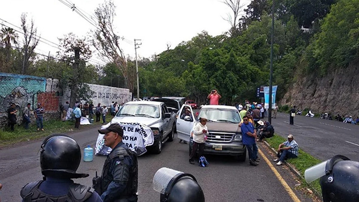 UCD bloquea Libramiento a la altura de Casa de Gobierno