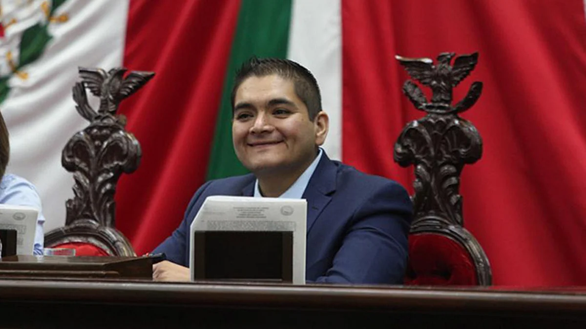 Logra Arturo Hernández defensa de derechos de jóvenes repatriados