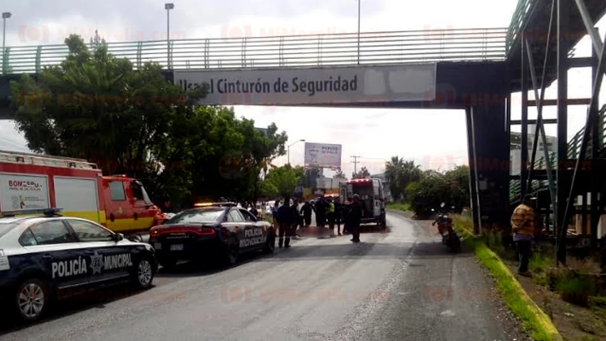 Hombre cae de puente peatonal del Libramiento; queda malherido