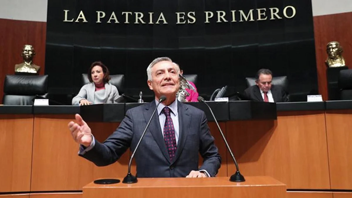 Revisará en el Senado solicitud para realizar la desaparición de poderes (Foto: Facebook Cristóbal Arias)