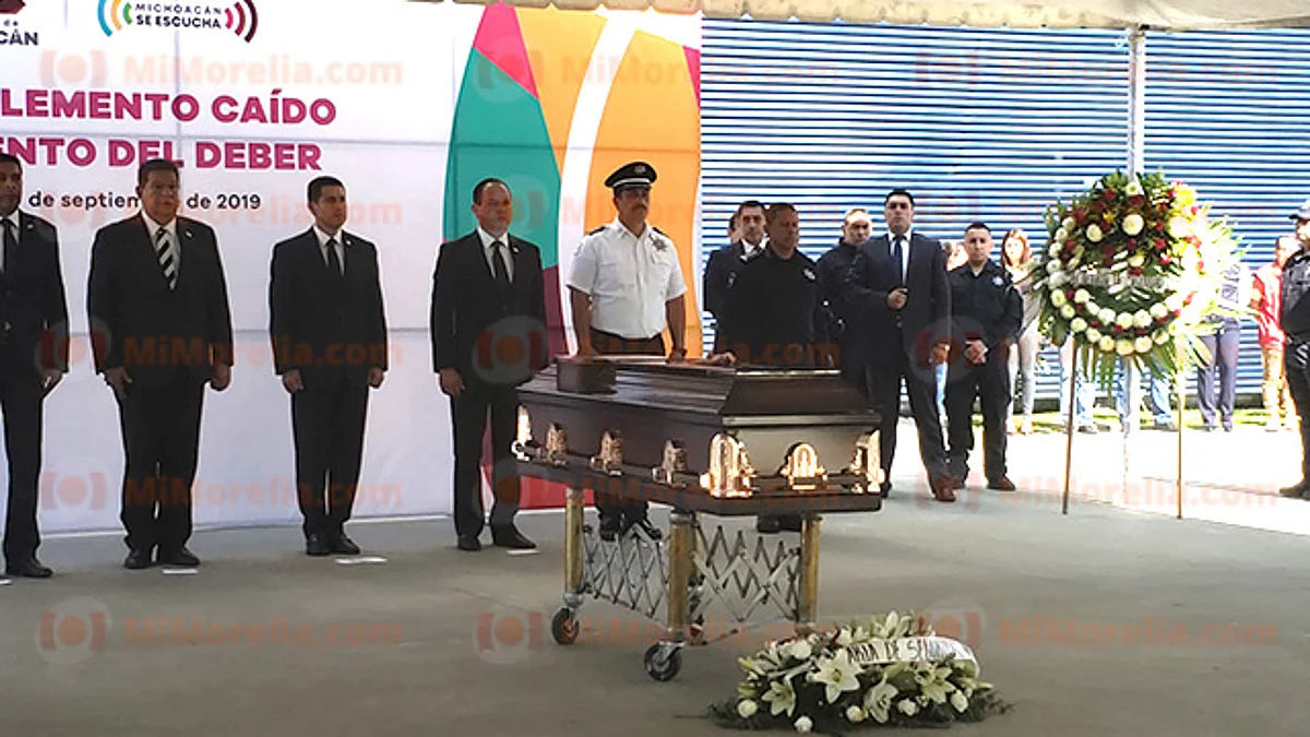 Rinden homenaje luctuoso a policía caído en cumplimiento de su deber