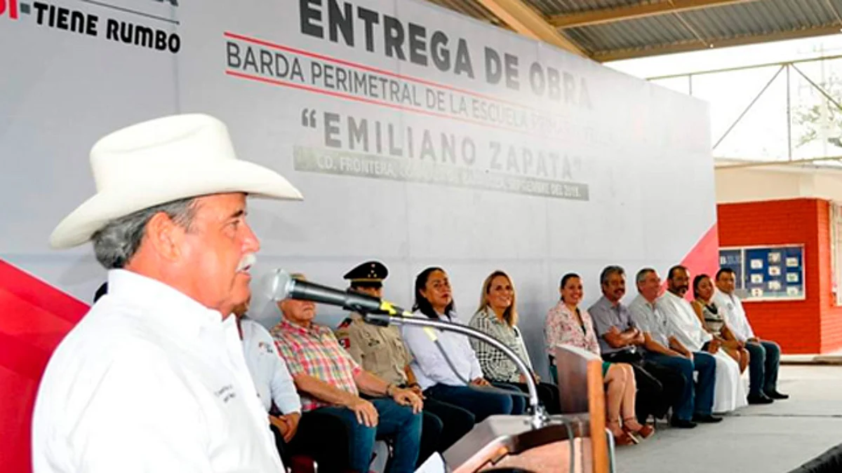 Profesor confunde Juramento a la Bandera con Padre Nuestro (Video)