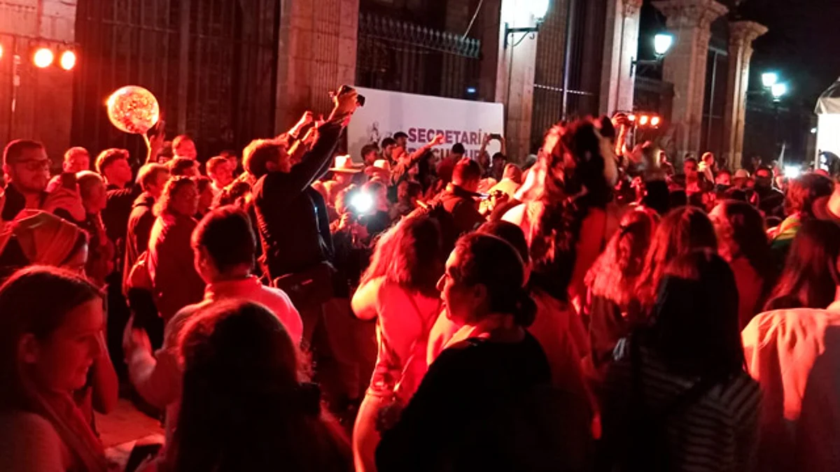 Realizaron un Flashmob para eliminar la violencia contra las mujeres