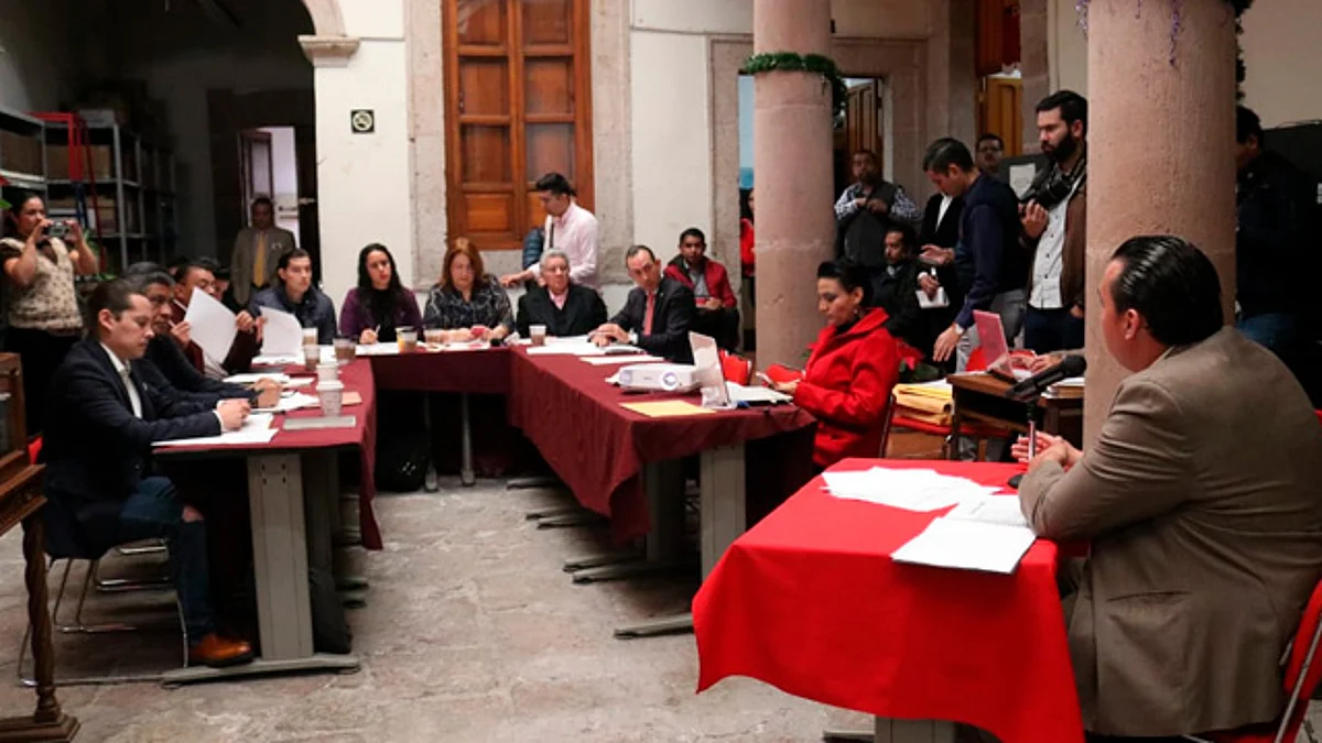 Comparecen ante diputados aspirantes al cargo de comisionado del IMAIP