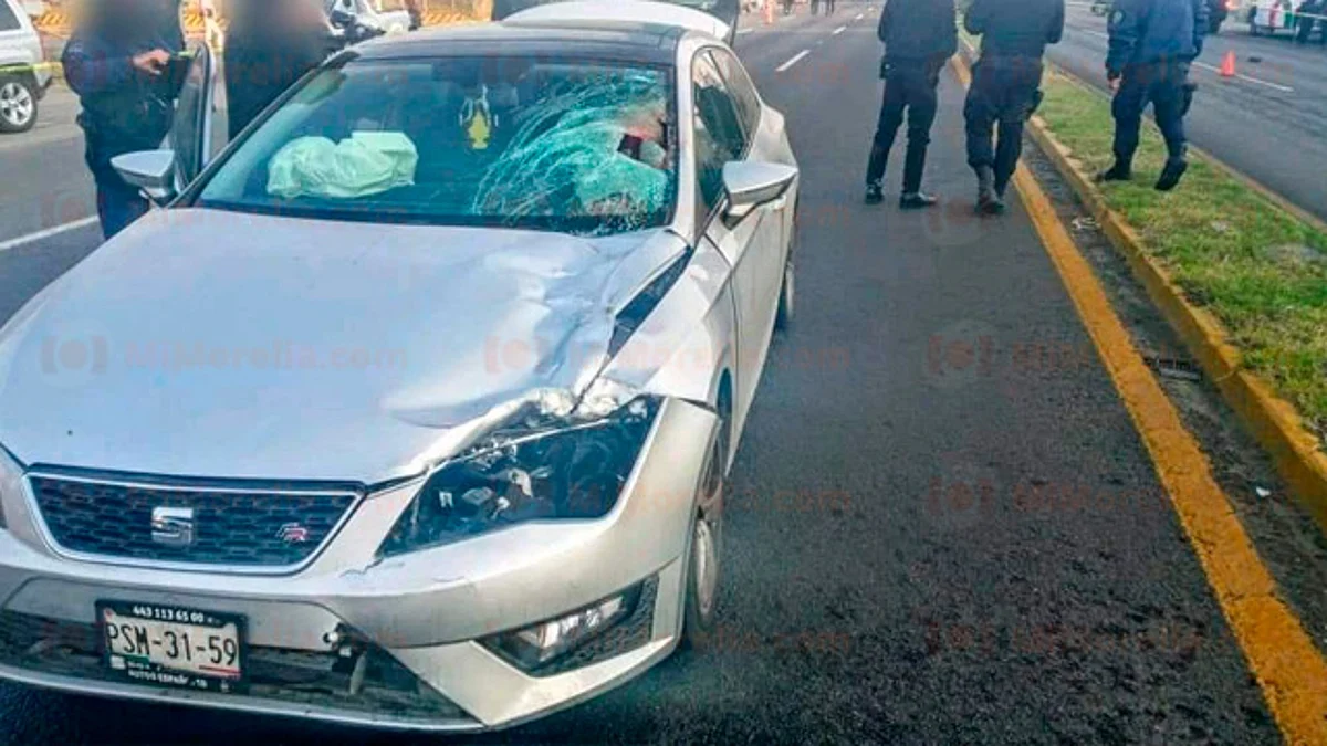 Peatón muere atropellado por automóvil en la carretera Morelia-Salamanca
