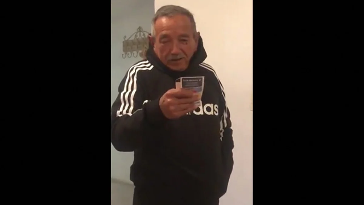 Regalan a abuelito boleto para la final Monterrey vs América, esta fue su reacción