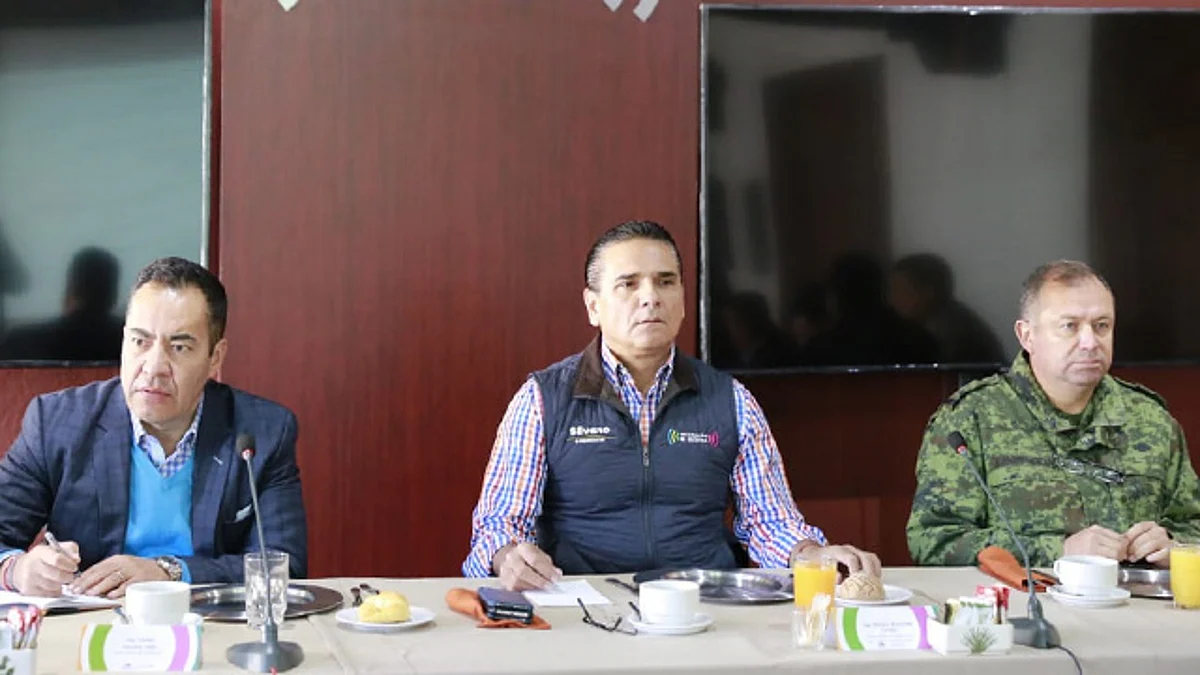 Revisa gobernador estrategia de seguridad en regiones del estado