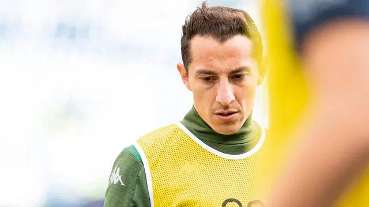Guardado podría perderse el partido con El Betis por lesión muscular