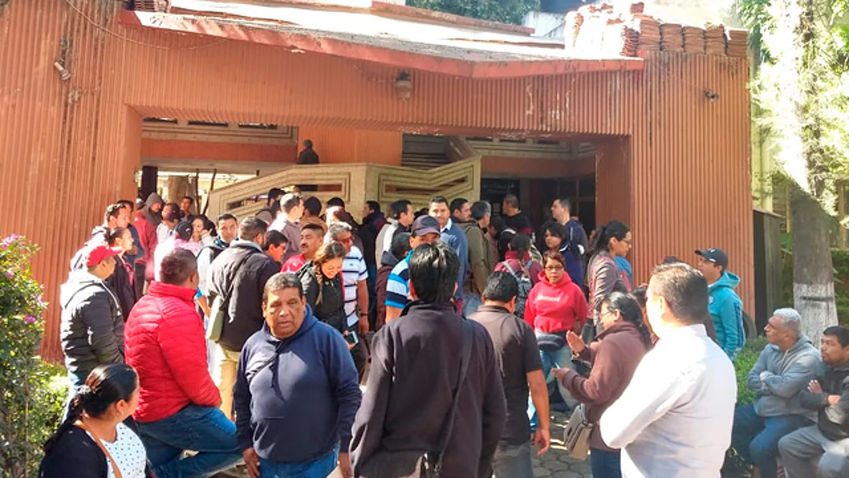 Maestros de la Comisión Organizadora toman de nuevo instalaciones de la CNTE
