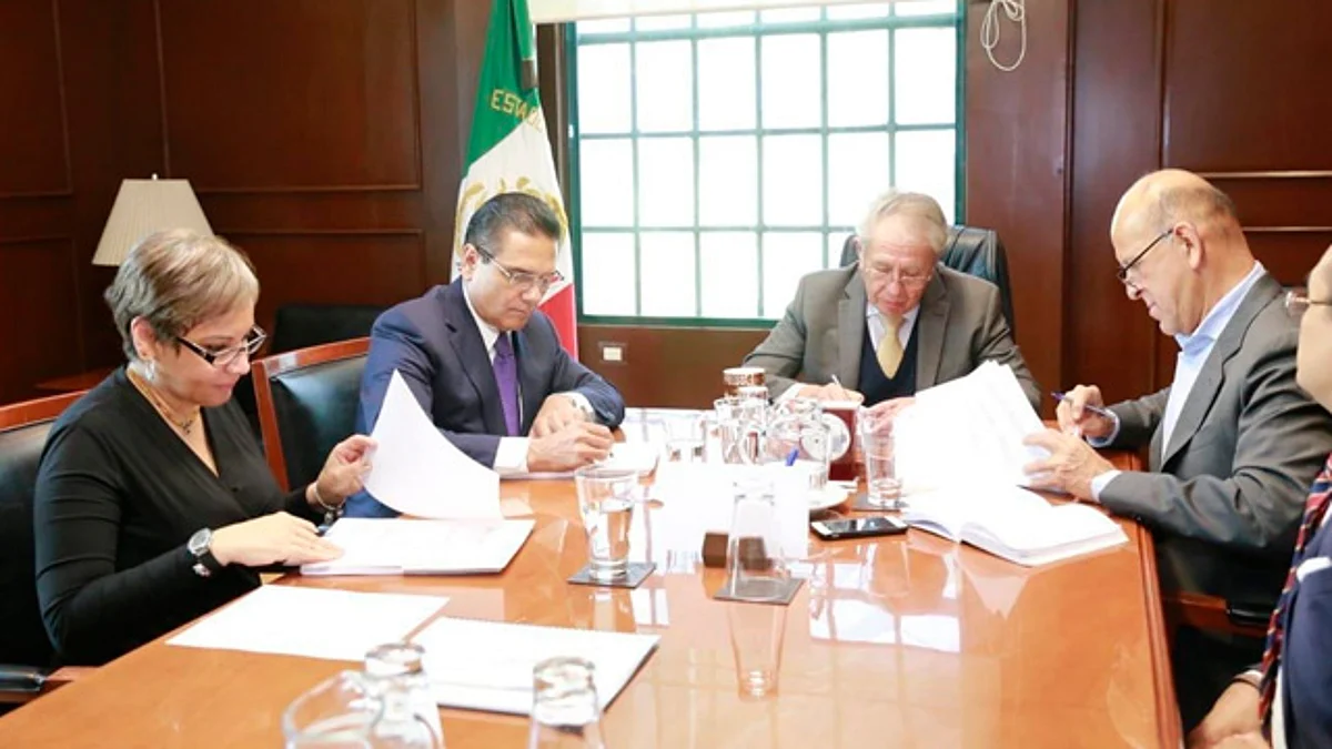 Acuerda Silvano con adhesión federal nuevo hospital en Lázaro Cárdenas