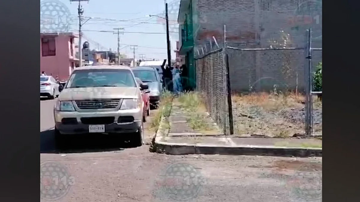 Hallan a mujer sin vida en una banqueta, en Morelia