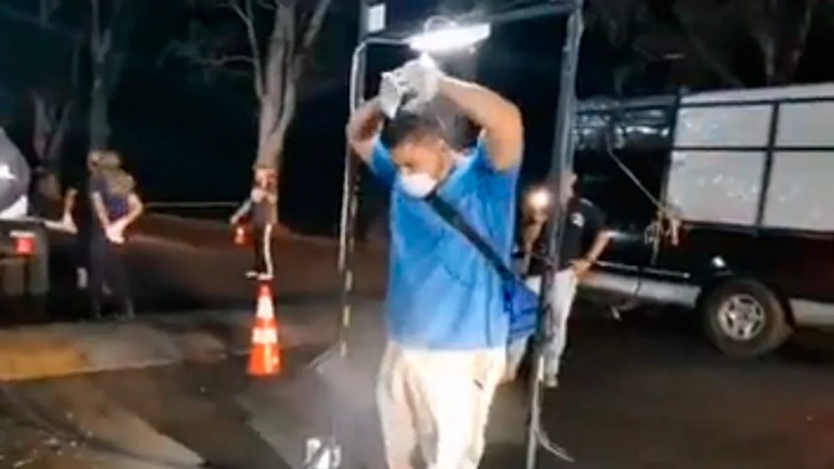 Para entrar a Cotija primero te debes “bañar” de sanitizante