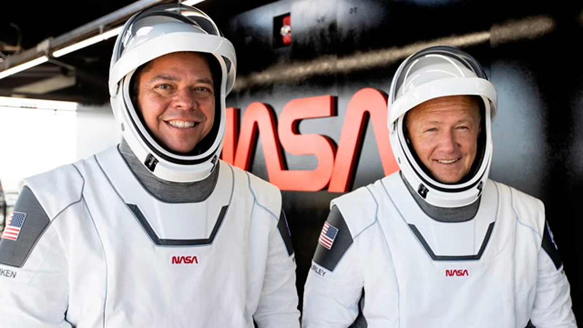 El traje que llevaron los astronautas es un diseño que se ajusta a las líneas de su cuerpo (Foto Twitter: @SpaceX)