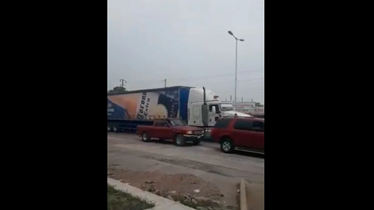 Llegan camiones con cerveza a Tamaulipas y los reciben con aplausos