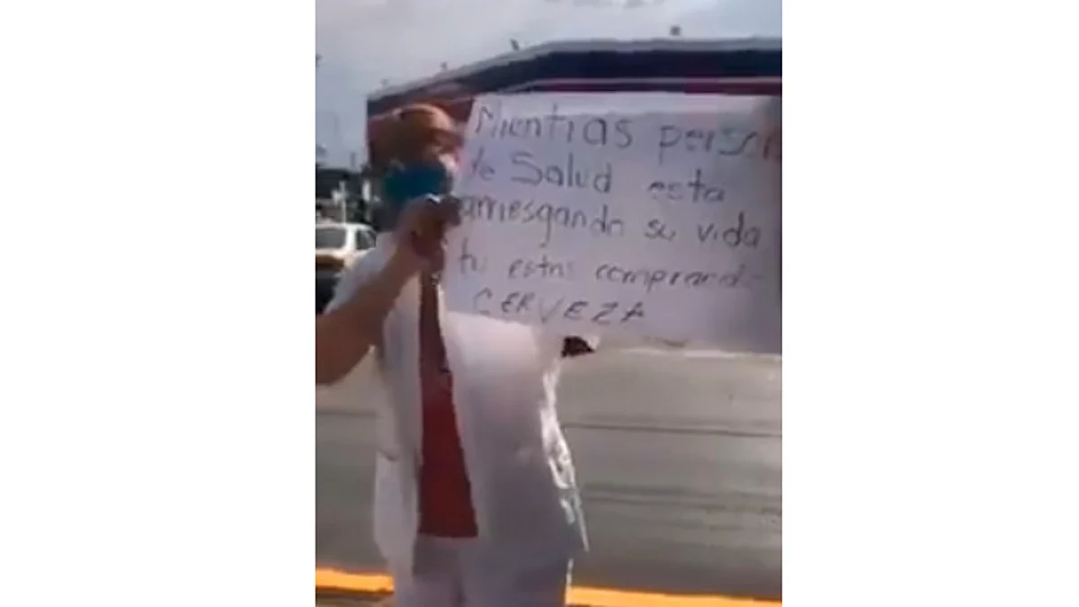 Enfermera llora; mientras ellos combaten Covid-19 la gente hace filas por cerveza