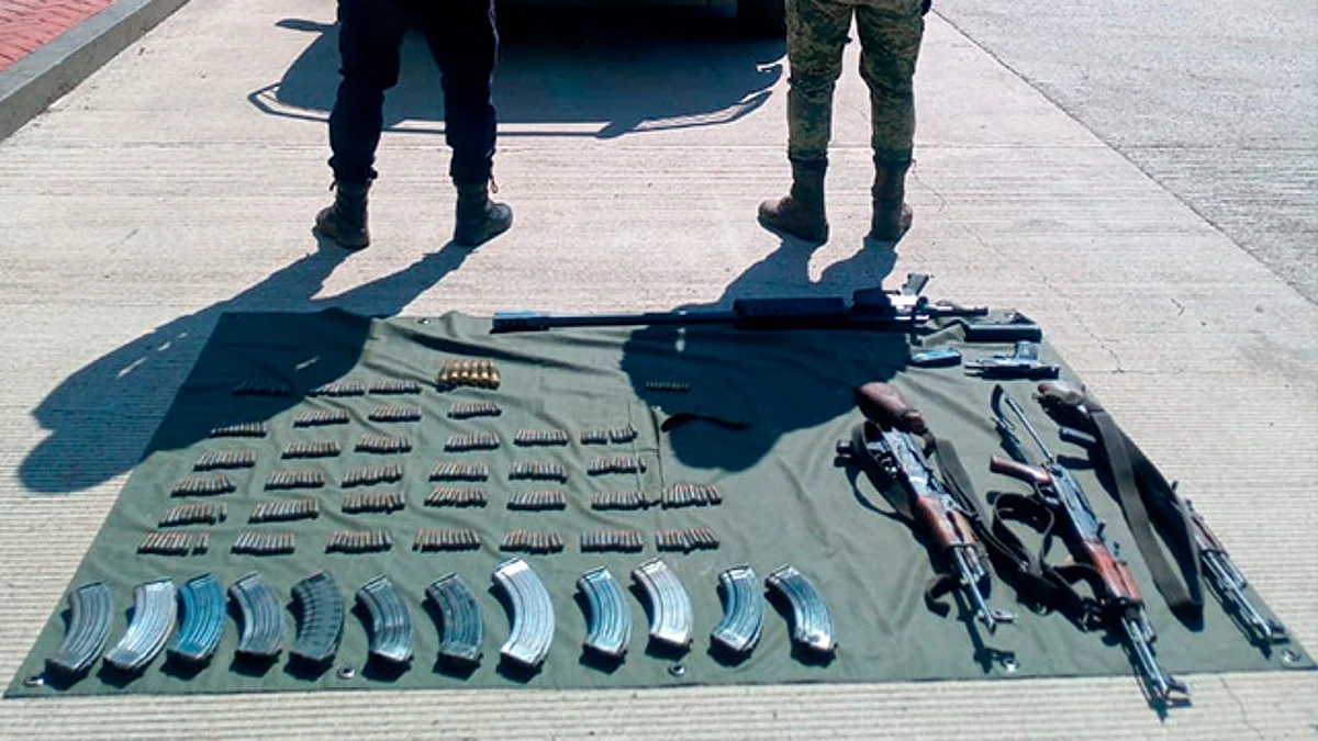Aseguran SSP y Sedena cinco armas de fuego, cargadores y más de 300 cartuchos útiles