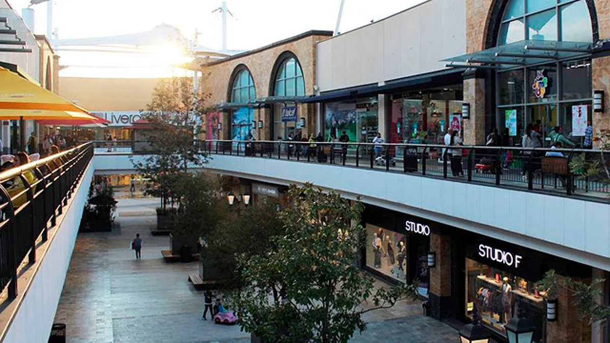 Liverpool, Sears, Sanborns y otros locales reabren en Paseo Altozano