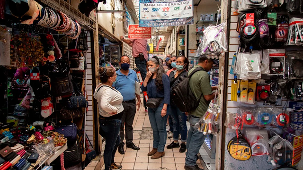 No habrá sanciones punitivas para comerciantes, sólo que caigan en excesos: Morón