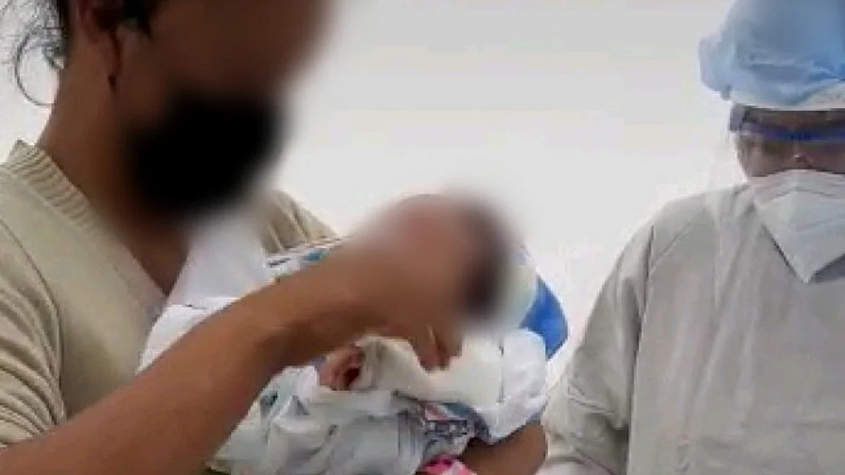 Bebé recién nacido vence al Covid-19 y egresa del Hospital Infantil, en Morelia