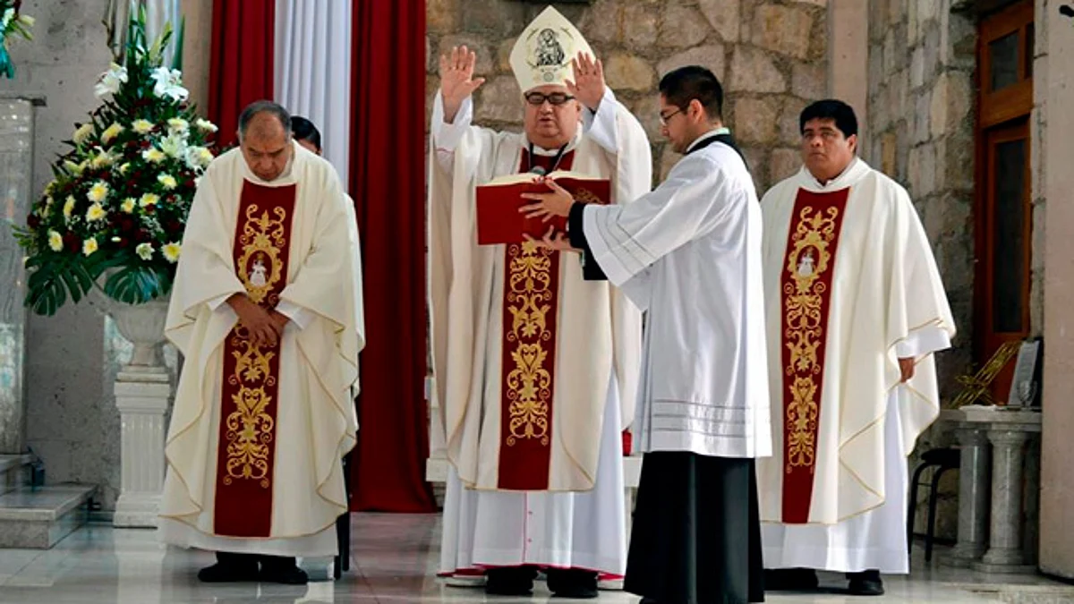 Autorizan a 5 sacerdotes ingreso a pasillo Covid-19 en el nuevo Hospital Civil en Morelia