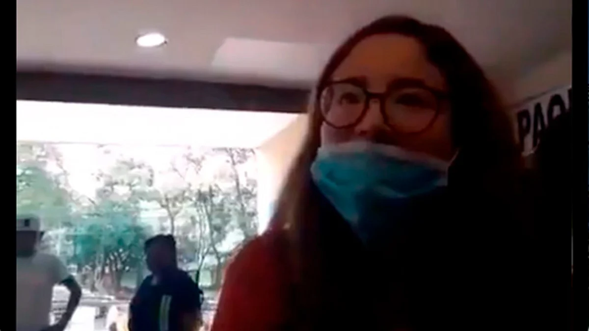 Despiden a #Lady3pesos por insultar a personal de tienda comercial