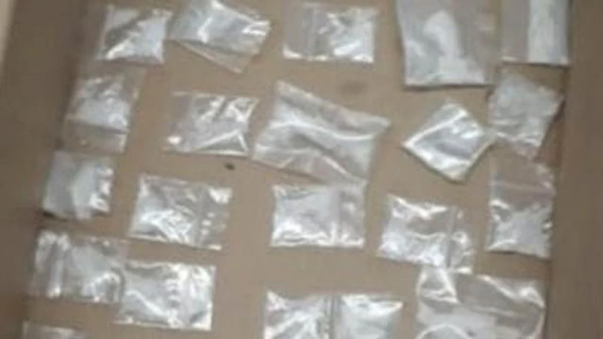 Detienen a tres en posesión de mariguana y metanfetamina, en Tarímbaro