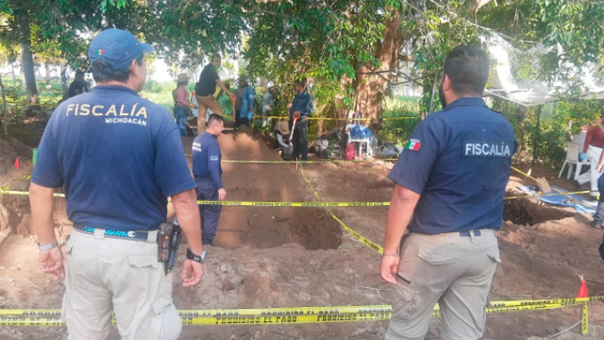 Localizados en 3 días, 53 fragmentos de restos óseos en fosa en Coahuayana
