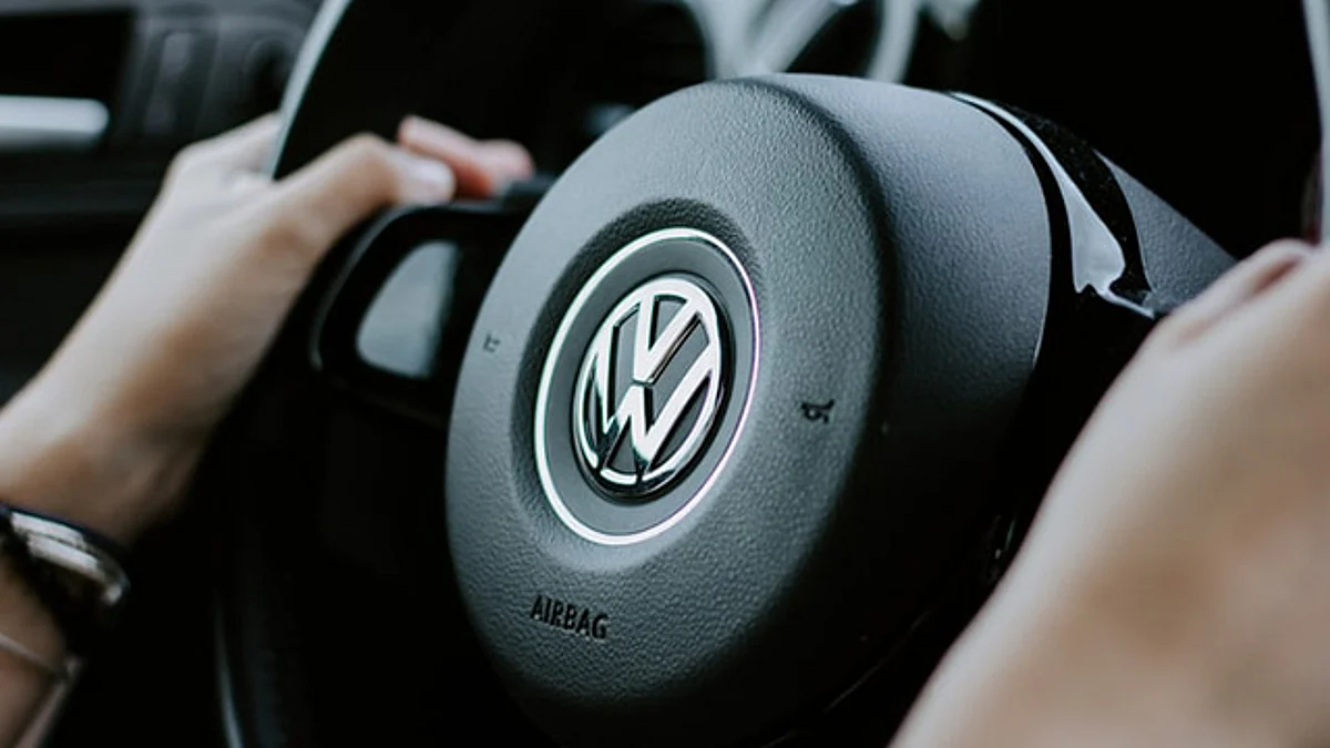 Industria automotriz se reinventa; con un sólo click ya puedes comprar un auto