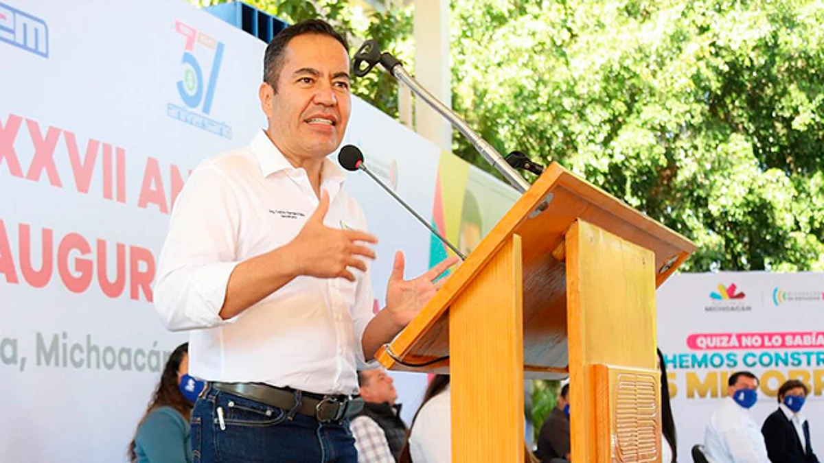 Apostarle a la educación de los jóvenes, gran inversión: Carlos Herrera
