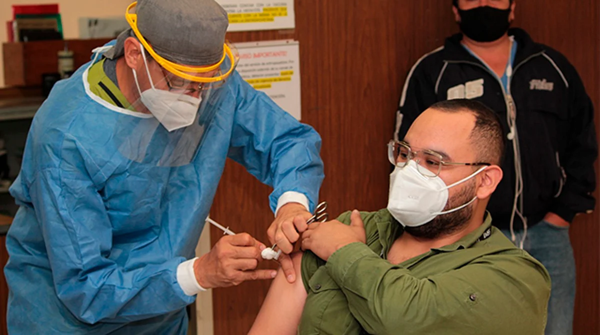 Covid-19 e Influenza, prevé IMSS que coexistan en la pandemia